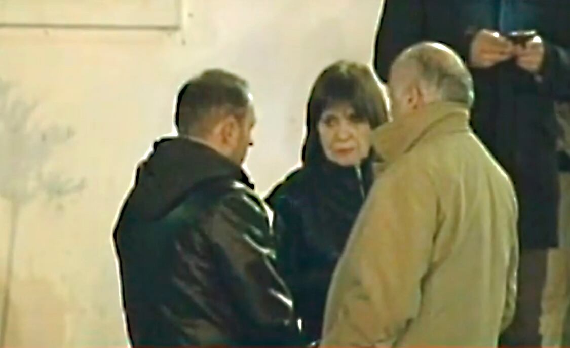 D’Alessio, de campera negra, y Bullrich, juntos luego del operativo de Seguridad en el que detuvieron a Mallo.