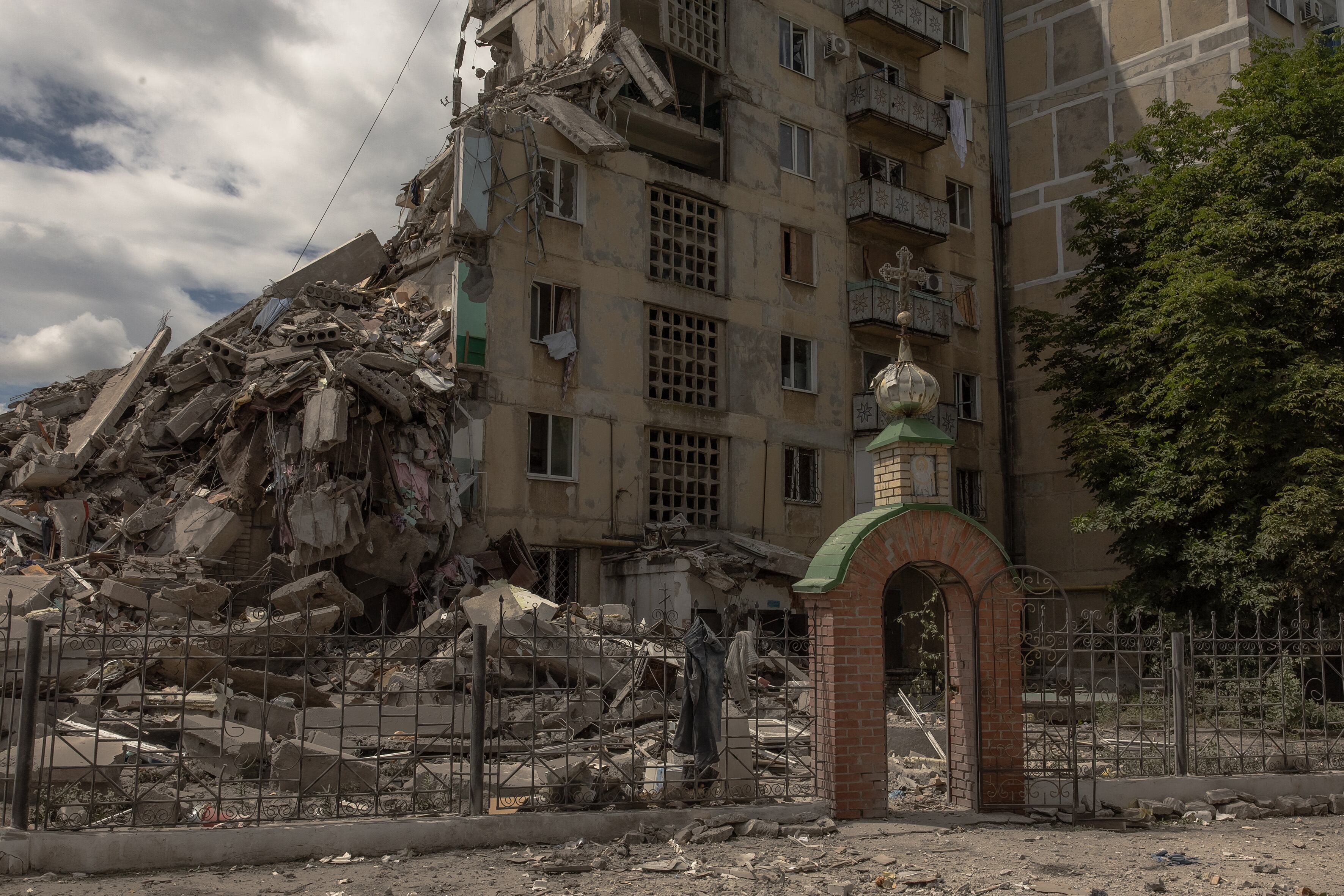 Un edificio en ruinas en Toretsk, ciudad que Rusia dice haber capturado.