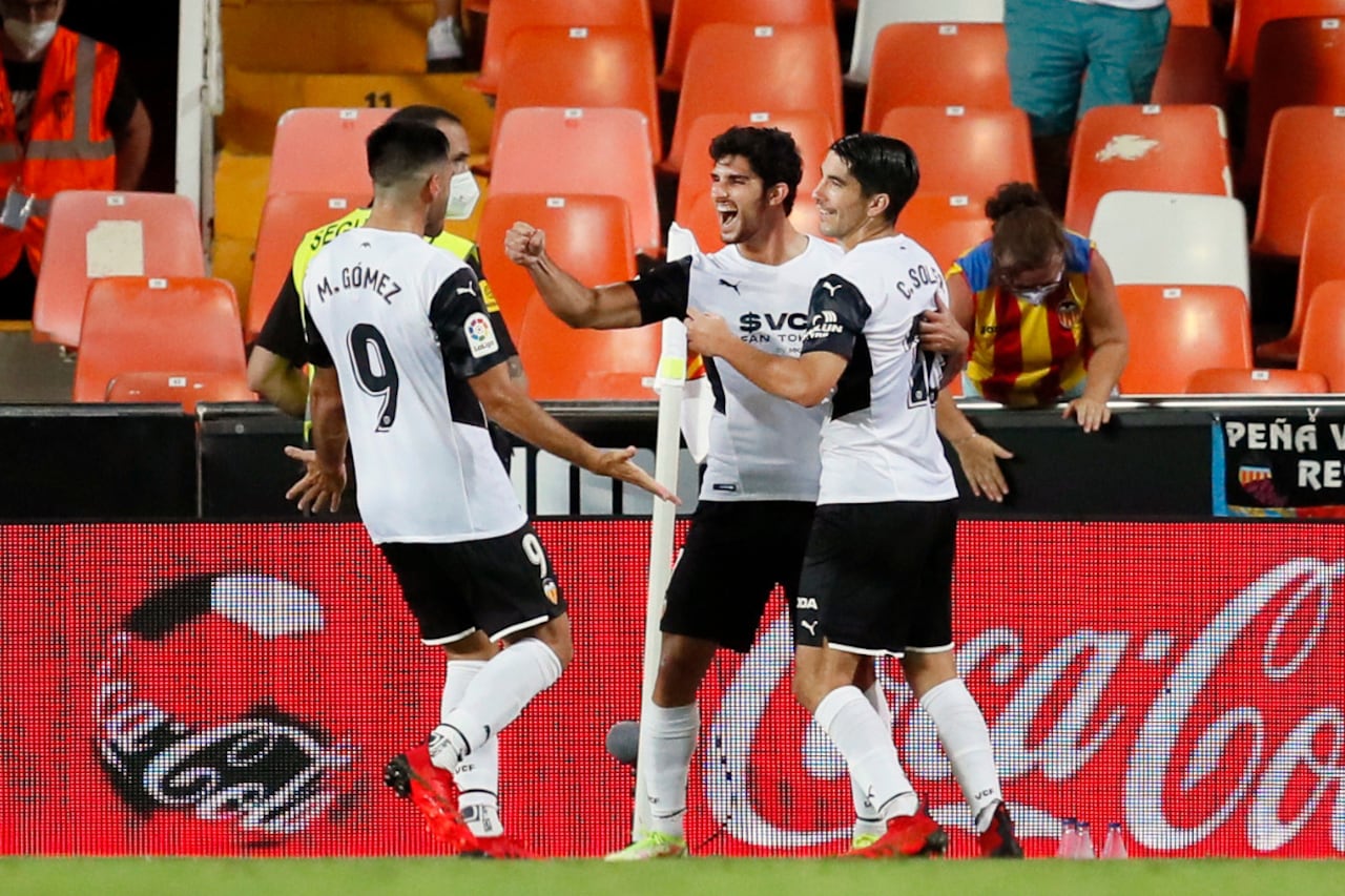 Todo Valencia celebra el éxito ante Alavés