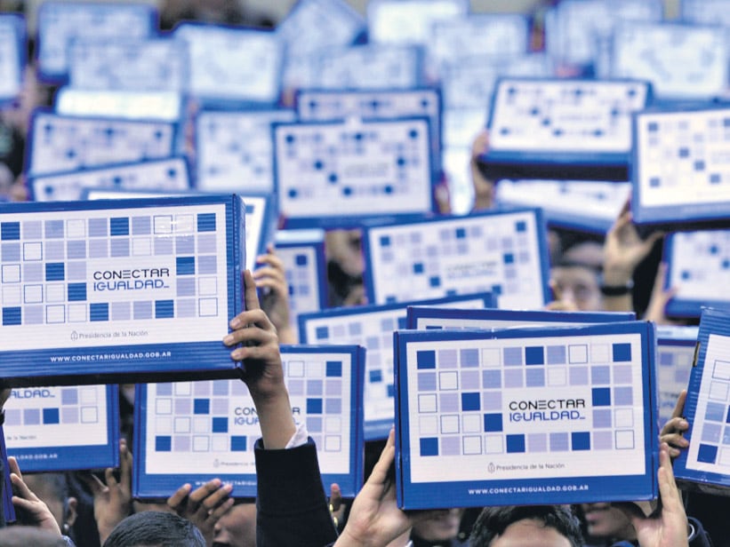 El Gobierno entregó solo 350 mil equipos, cuando debían ser 600 mil.