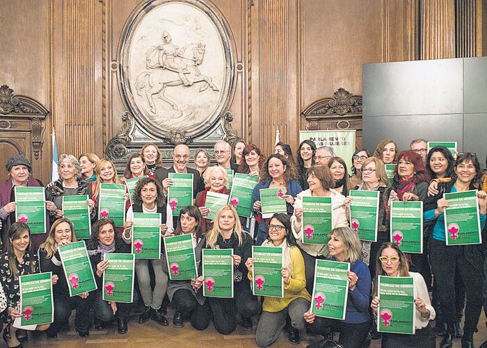 Todes unides. la paridad de género en reclamo colectivo.