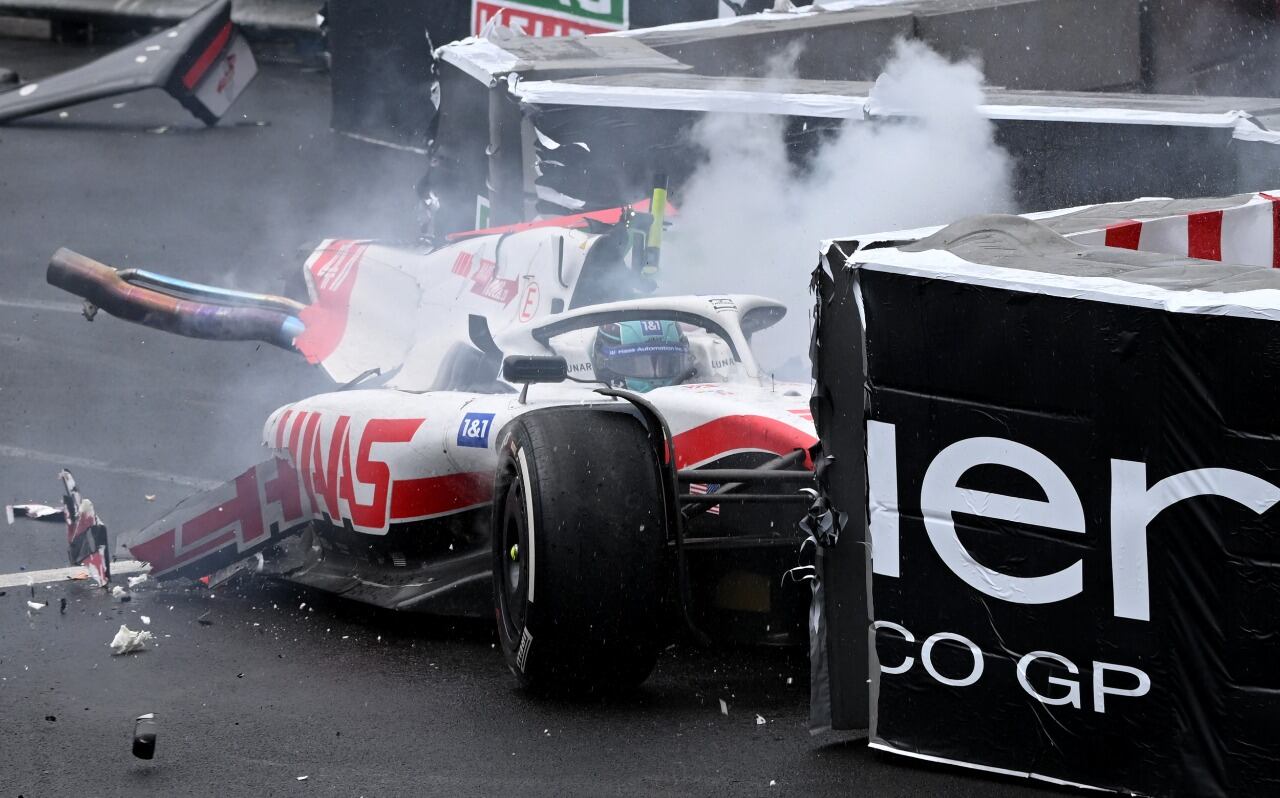 El hijo de Michael Schumacher impactó contra la barrera de seguridad