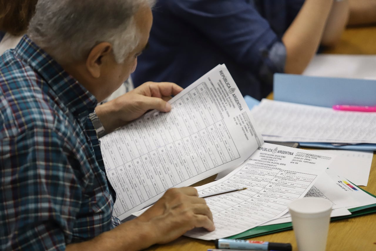 Dónde voto este 14 de noviembre: el lugar y la mesa se puede consultar por Internet.