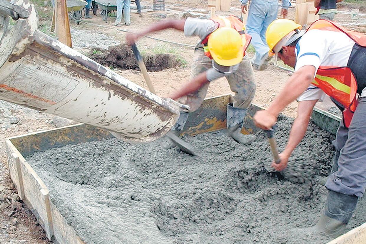 Cemento y vidrio, entre los sectores que más crecieron en octubre, impulsados por la construcción.