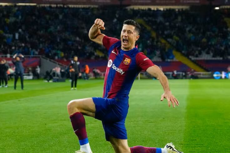 El polaco Lewandowski marcó tres para la remontada blaugrana