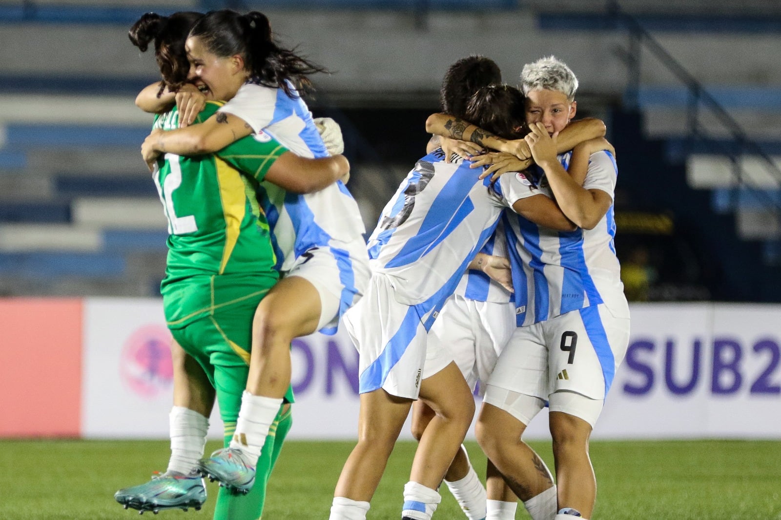 Festejo de la Sub 20 femenina en Guayaquil.