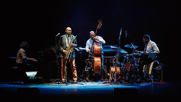 Branford Marsalis y sus músicos mostraron el arte del cuarteto de jazz, clásico y perfecto.