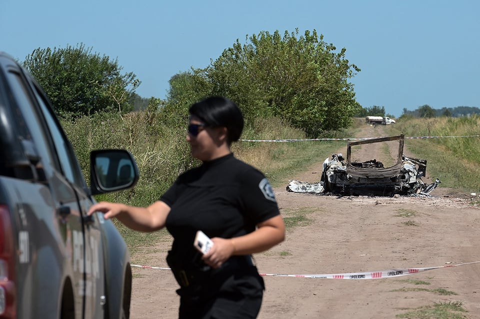 Así se encontró el Audi TT con el cuerpo carbonizado, presuntamente de la mujer