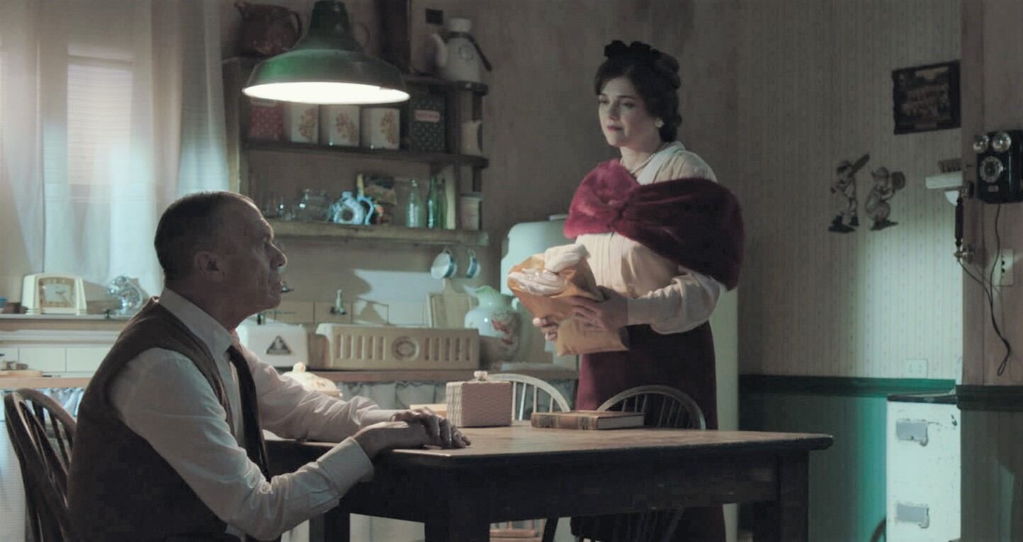  Miguel Angel Solá y Araceli González en una escena de "Sola". 