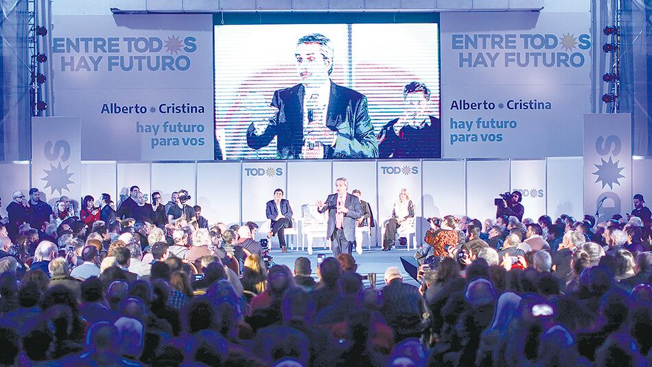 Alberto Fernández fue el orador de cierre del encuentro con comerciantes y empresarios.