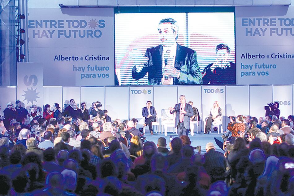 Alberto Fernández fue el orador de cierre del encuentro con comerciantes y empresarios.