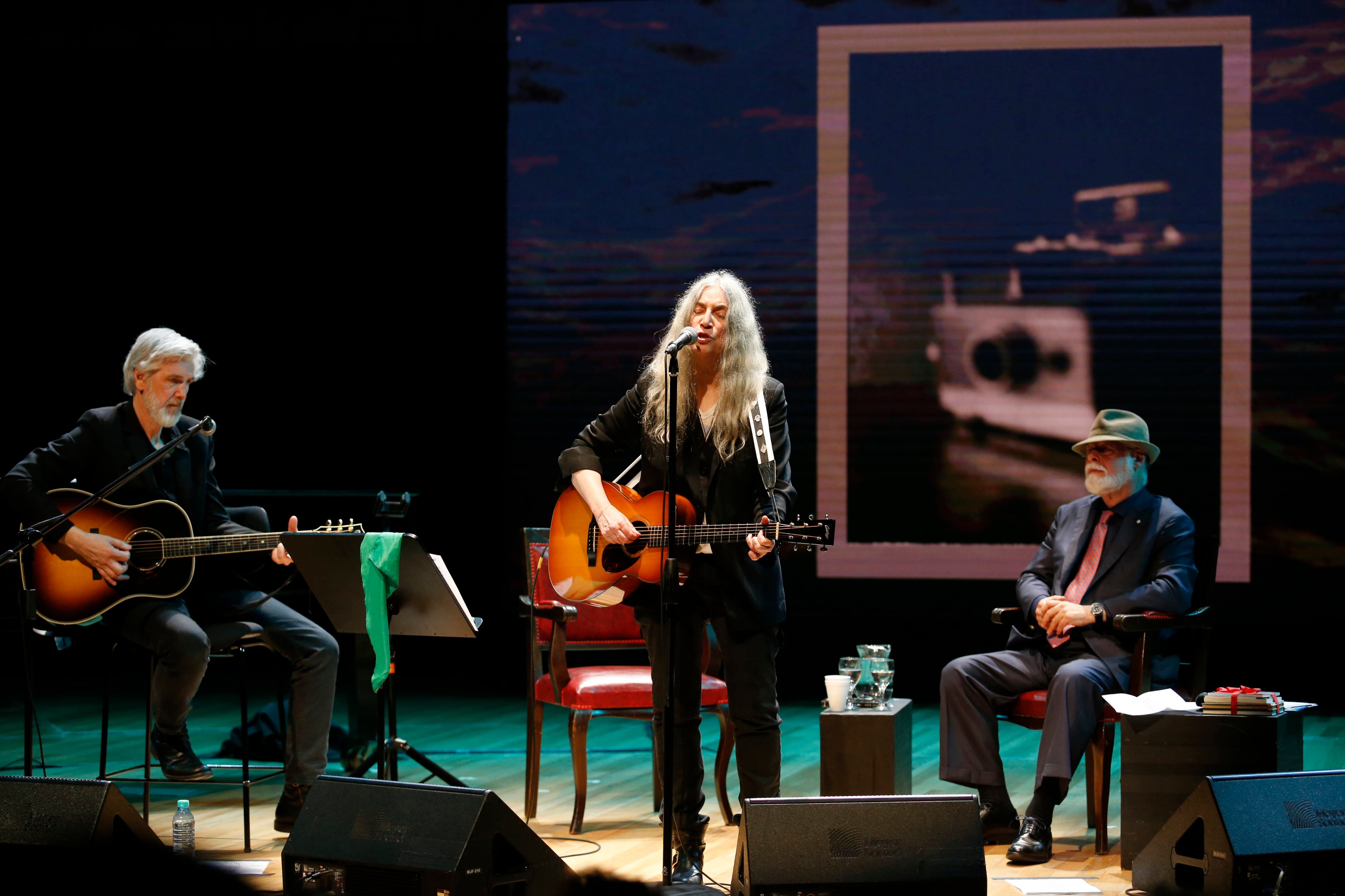 Patti Smith actuará el 21 de noviembre en el Luna Park: el "service charge" va de 240 a 530 pesos.