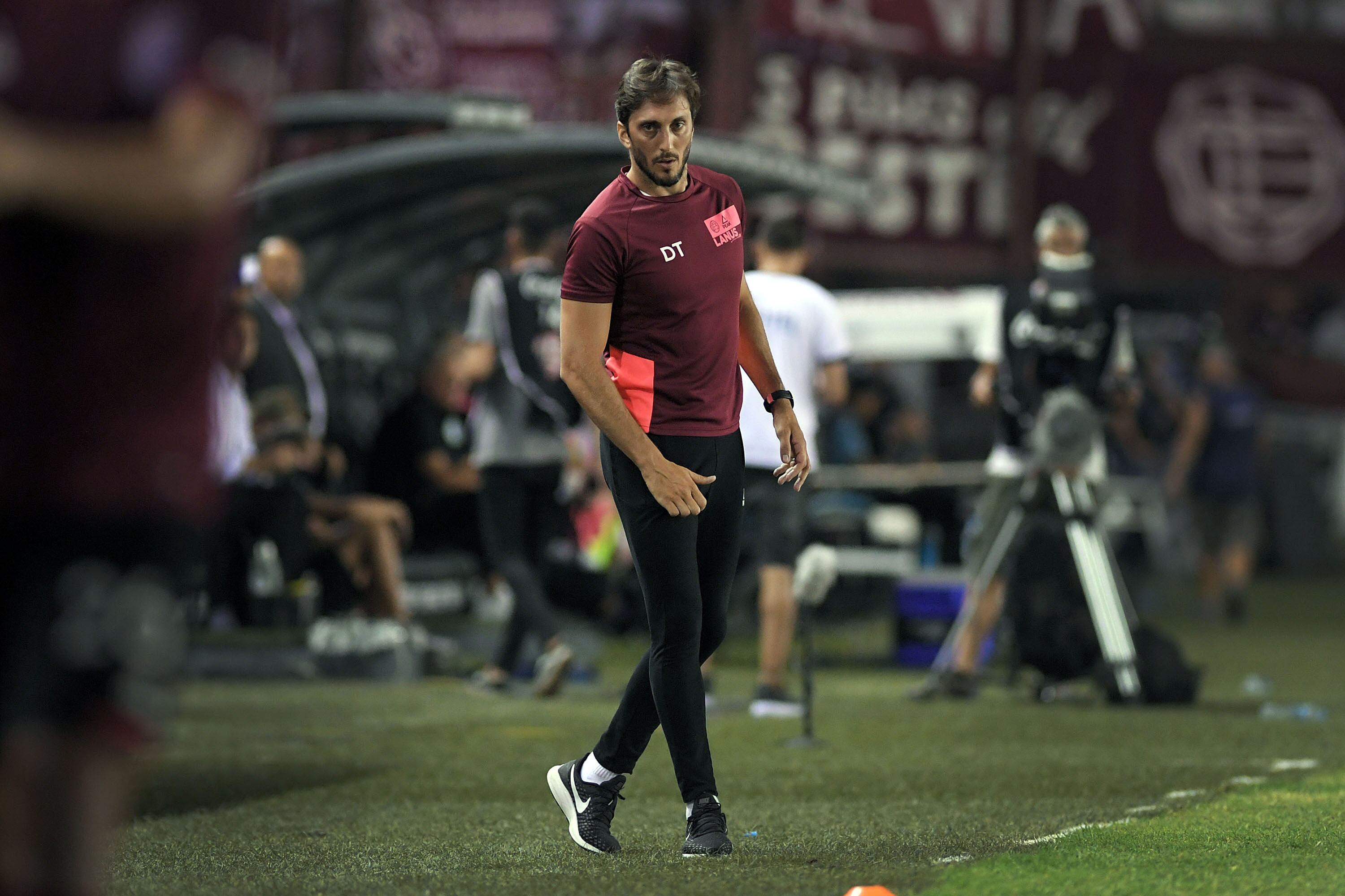 Luis Zubeldía, entrenador de Lanús.