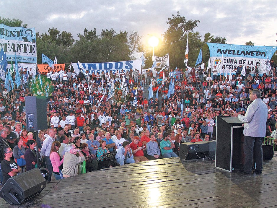 Jorge Ferraresi habló a la militancia.