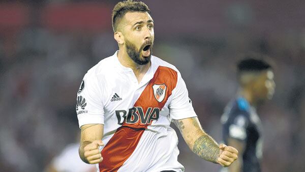Pratto festeja el primer gol de River, marcado con un derechazo que doblegó la resistencia de Dreer.