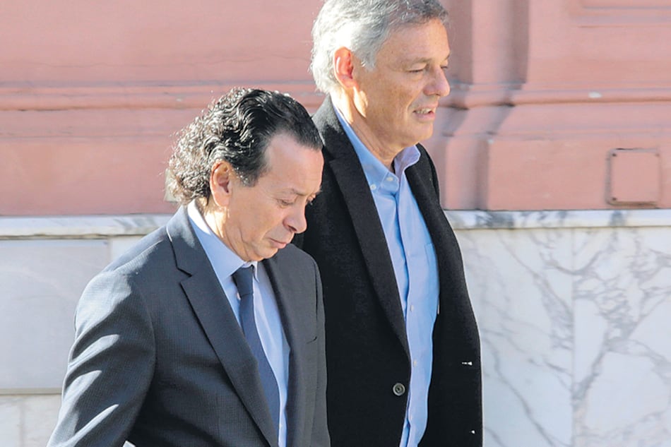 Dante Sica y su predecesor, Francisco Cabrera, mantuvieron ayer una reunión con Macri.