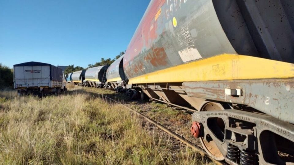 El accidente ocurrió en el acceso oeste a Rosario y la Ruta 33 está cortada.