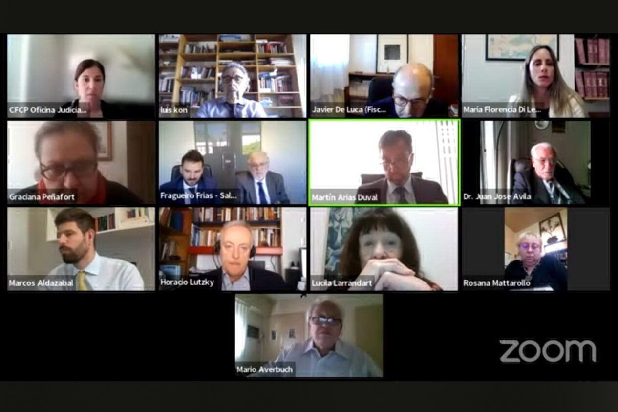 Solo la persecución política explica que la causa Memorándum siga en trámite.