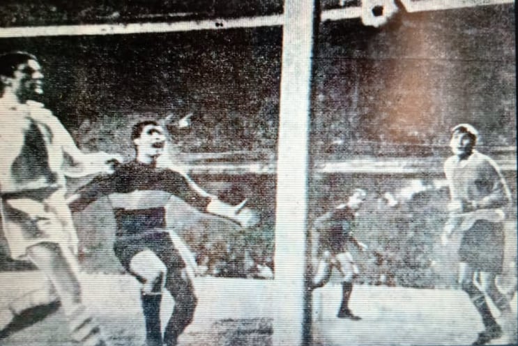 Rojitas sufre con una chance perdida, con Gatti en el arco Millonario.