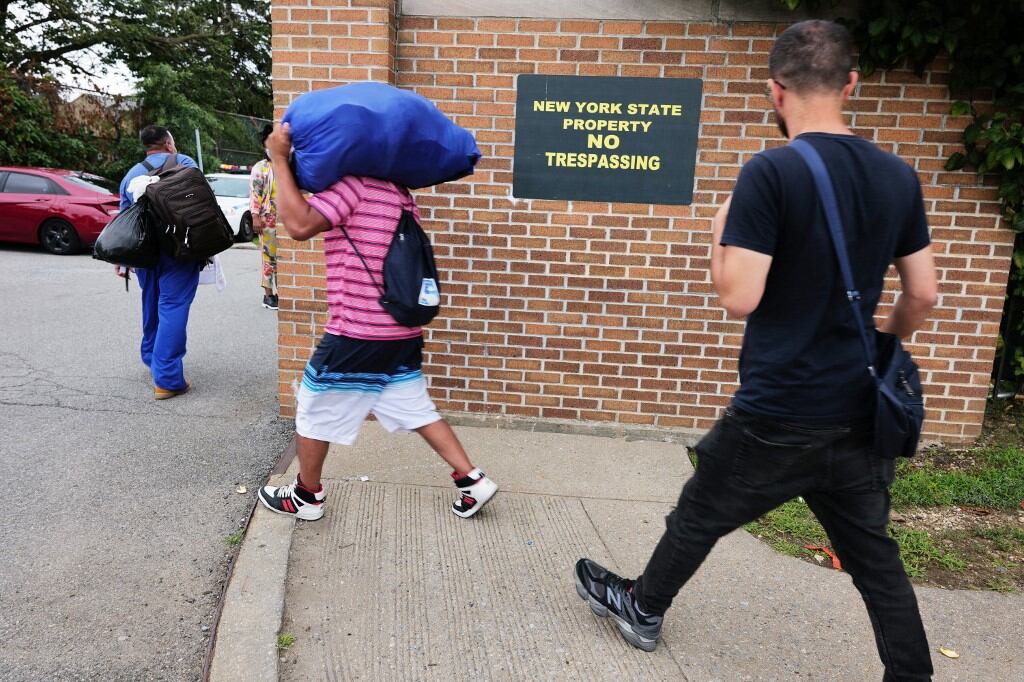 La llegada de más de 100.000 inmigrantes en el último año sigue a un ritmo "alto e imparable", señalan desde la gobernación