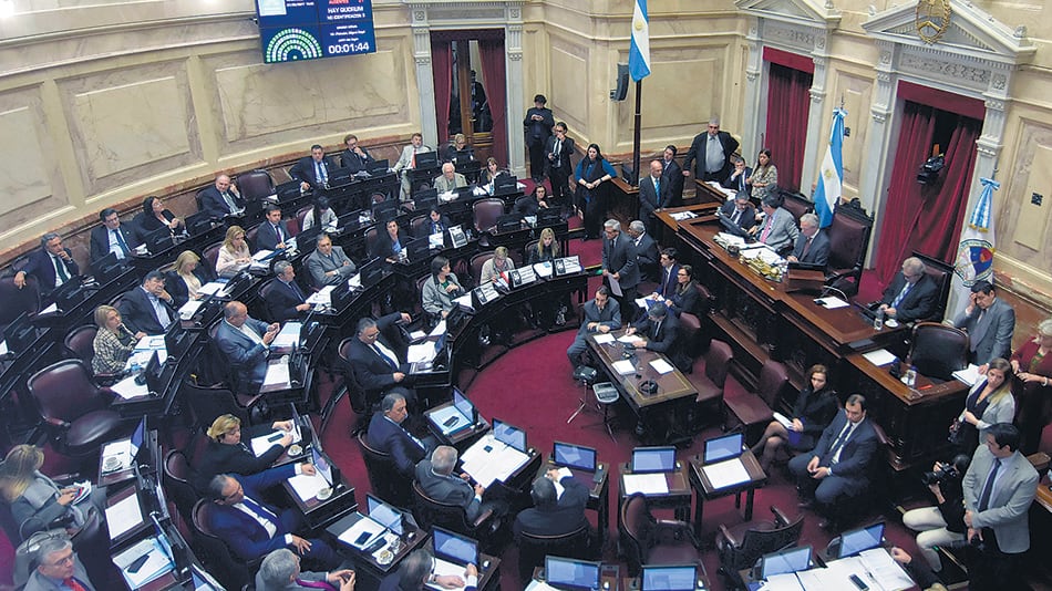Los senadores sesionarán hoy hasta la madrugada.
