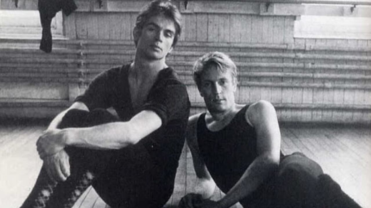 Nureyev con Erich Bruhn, quien fuera su pareja arriba y abajo del escenario