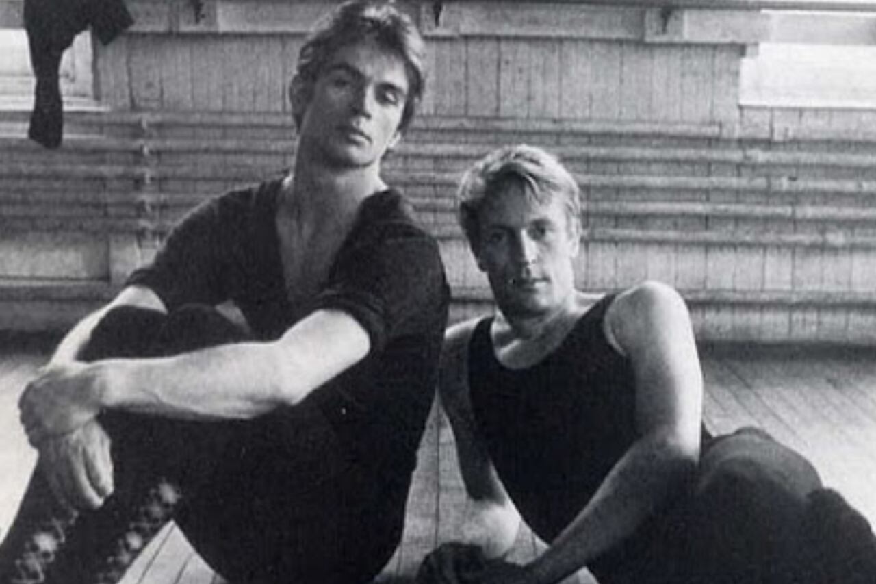 Nureyev con Erich Bruhn, quien fuera su pareja arriba y abajo del escenario