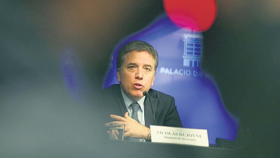 La gestión de Nicolás Dujovne no para de endeudar al país.