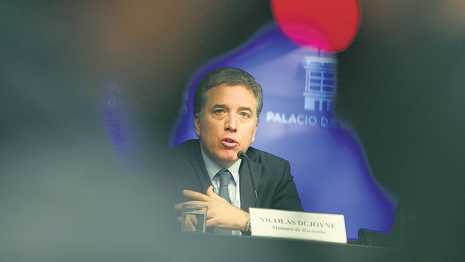 La gestión de Nicolás Dujovne no para de endeudar al país.