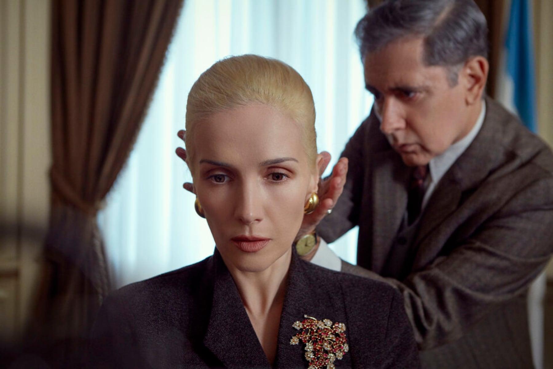 Eva Perón, interpretada por Natalia Oreiro para la miniserie "Santa Evita". Foto: Star+ Latam