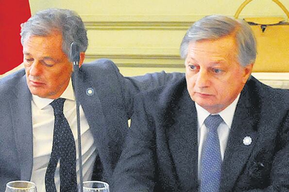 Francisco Cabrera y Juan José Aranguren, juntos en un reciente evento. Ayer, el destino los juntó de nuevo, pero en la salida del gabinete.