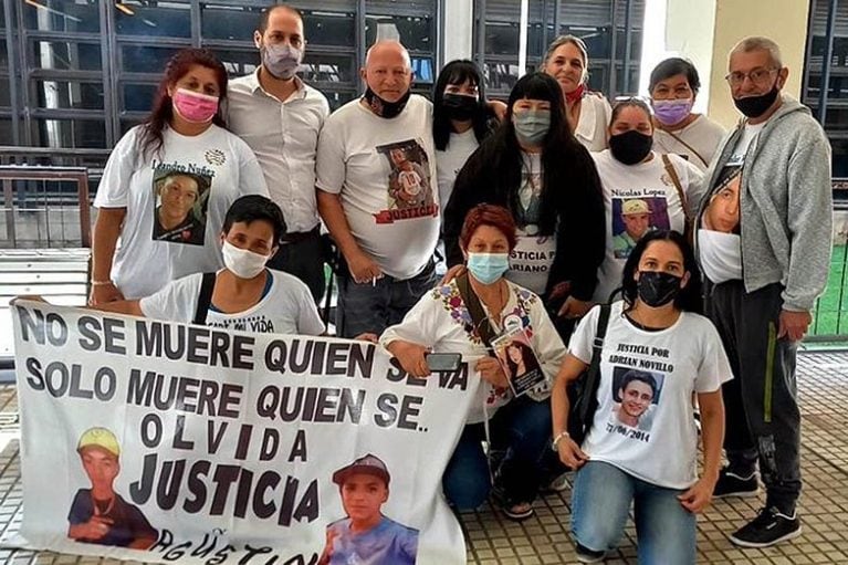 Los familiares y amigos que sostuvieron la lucha por Nico Vázquez.