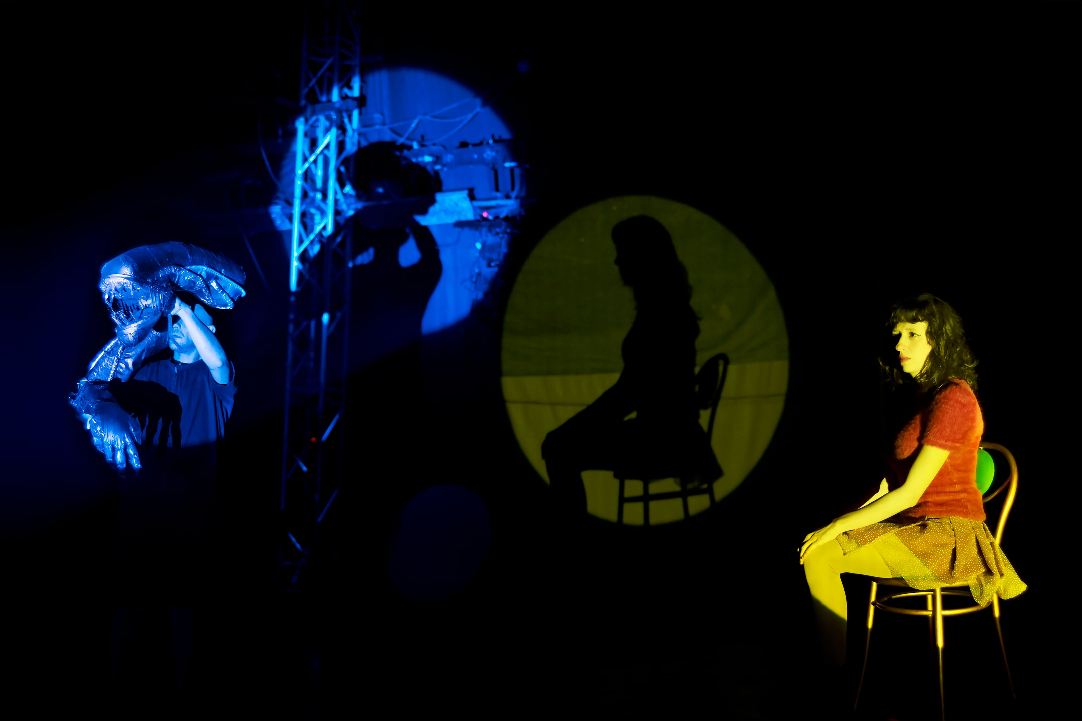 "Menos detalles" puede verse los miércoles en Galpón de Guevara.