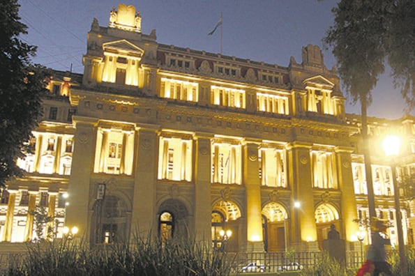 El Palacio de Tribunales se convirtió en escenario de escándalos y peleas como no ocurría desde los 90.