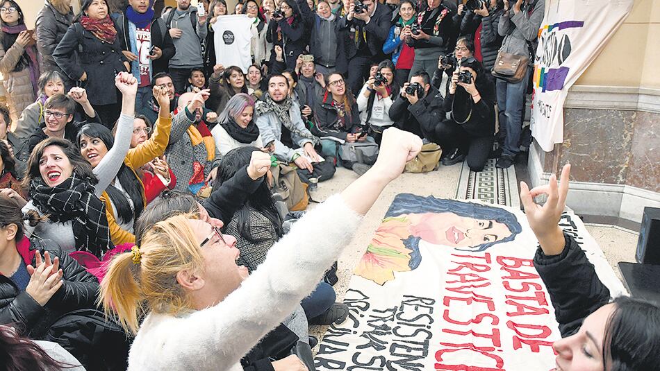 El clamor estalló en un solo grito cuando se escuchó la condena por travesticidio.