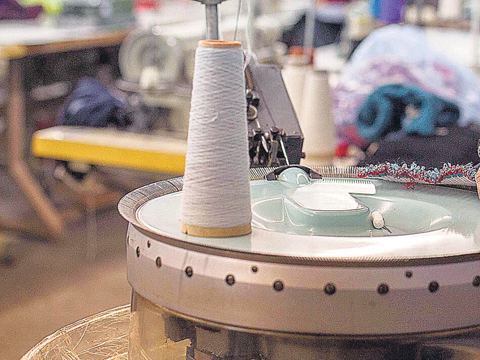 La rama textil volvió a caer en julio y es una de las más afectadas por la crisis.
