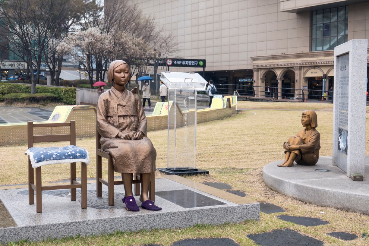 Una de las estatuas de denuncia instaladas en Corea del Sur.