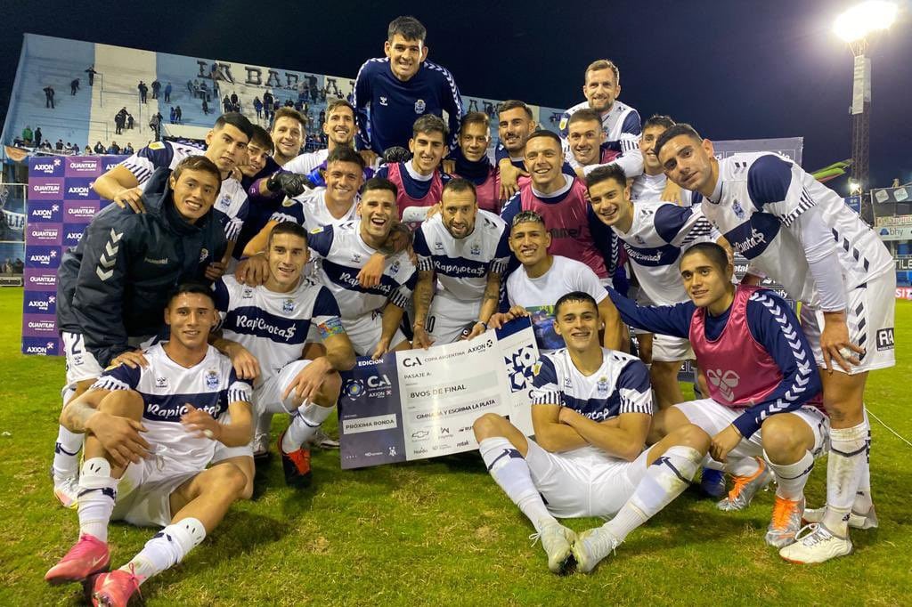 El equipo de Pipo Gorosito muestra orgulloso su pasaje a octavos.