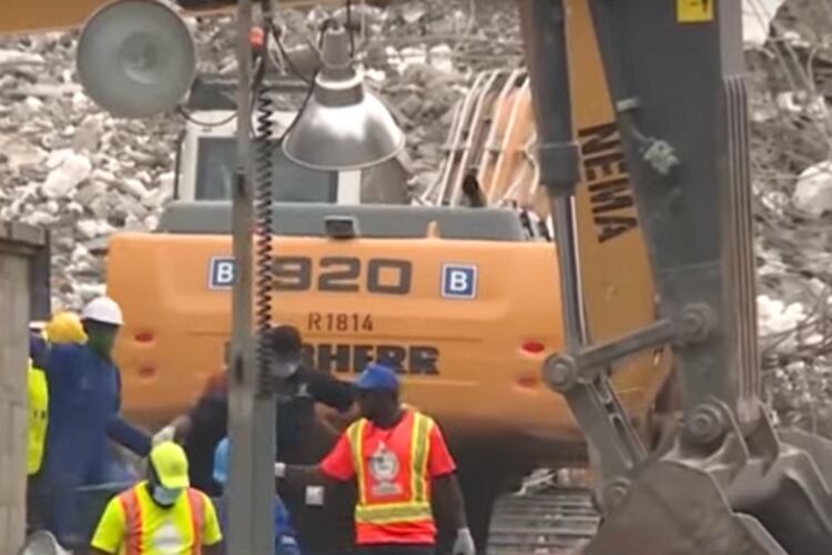 La tragedia se produjo en un edificio de 21 pisos situado en Lagos, capital económica del país.