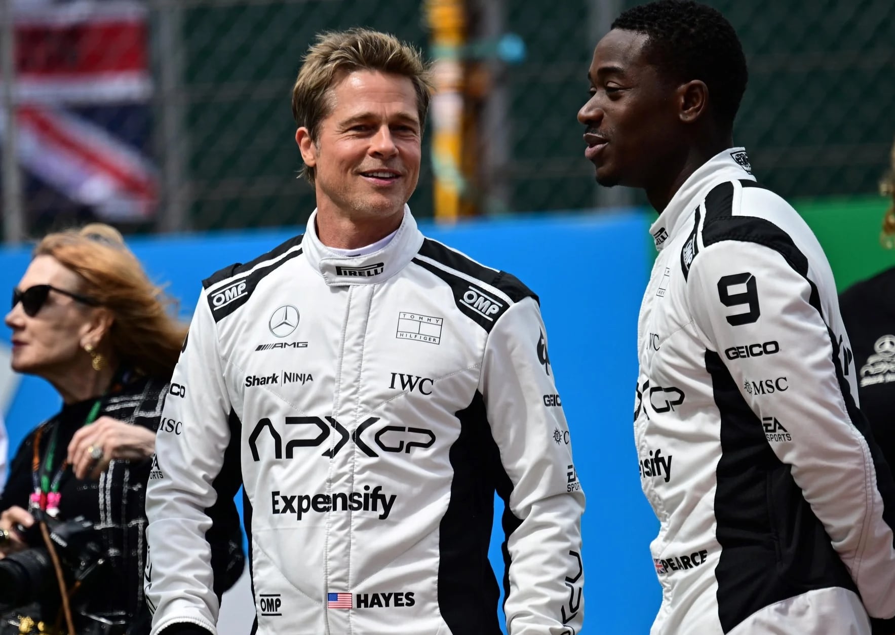 Brad Pitt y Damson Idris durante la filmación en Silverstone.