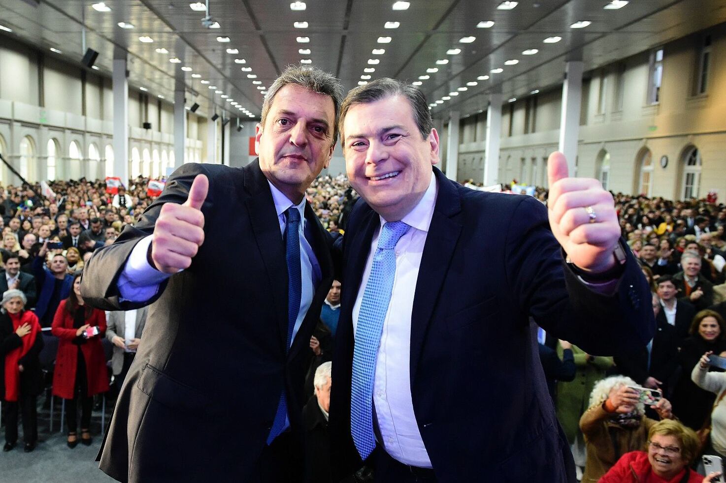 El ministro de Economía junto al gobernador de Santiago del Estero, Gerardo Zamora.