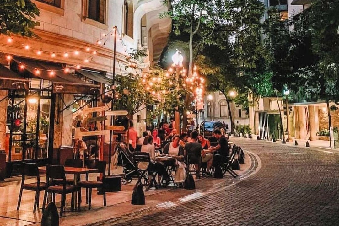El bar porteño Florería Atlántico, ubicado en Retiro, logró ubicarse en el puesto 18. Imagen: @floreriaatlantico.
