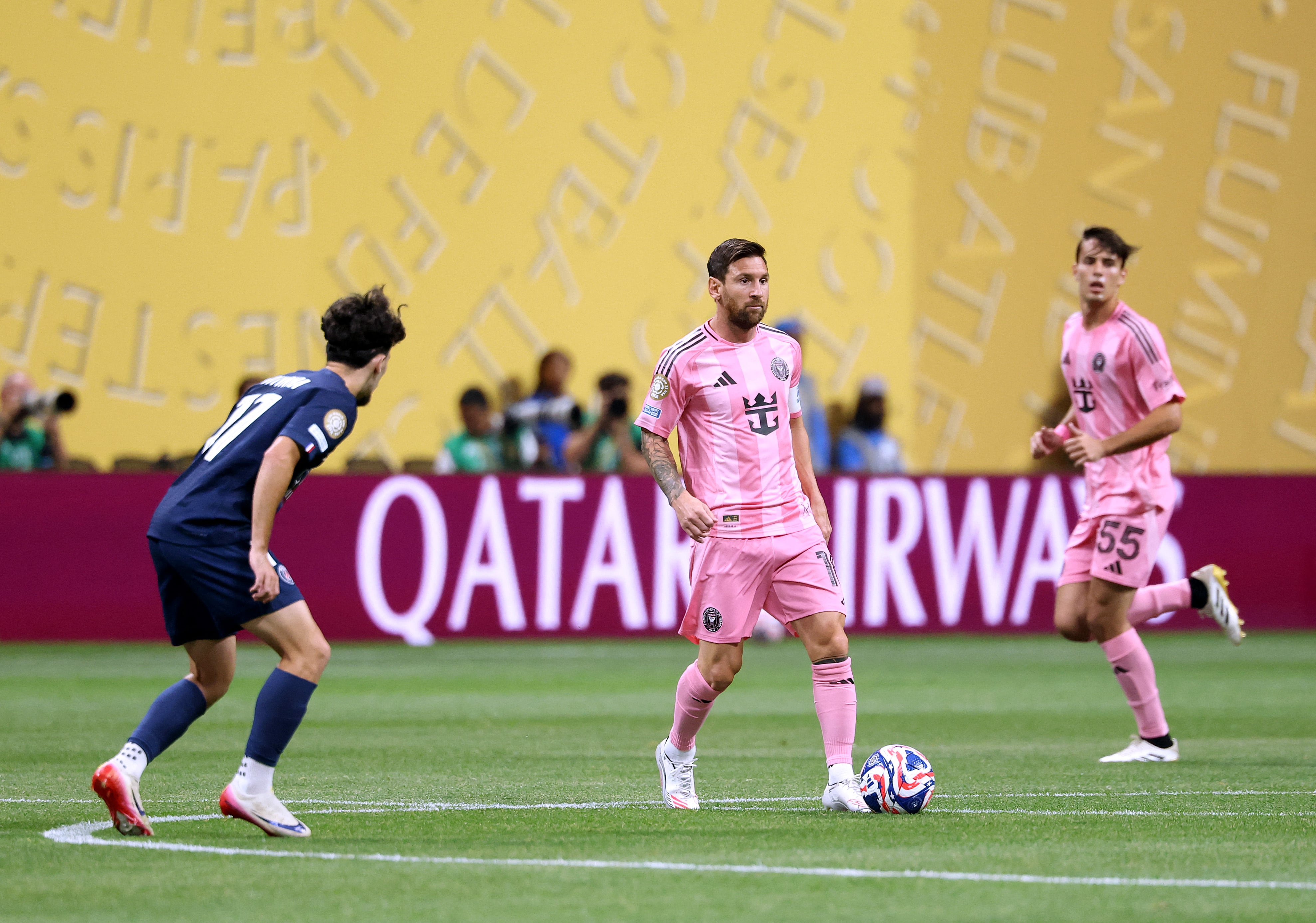 Messi no la pasó bien cuando enfrentó a sus excompañeros del PSG