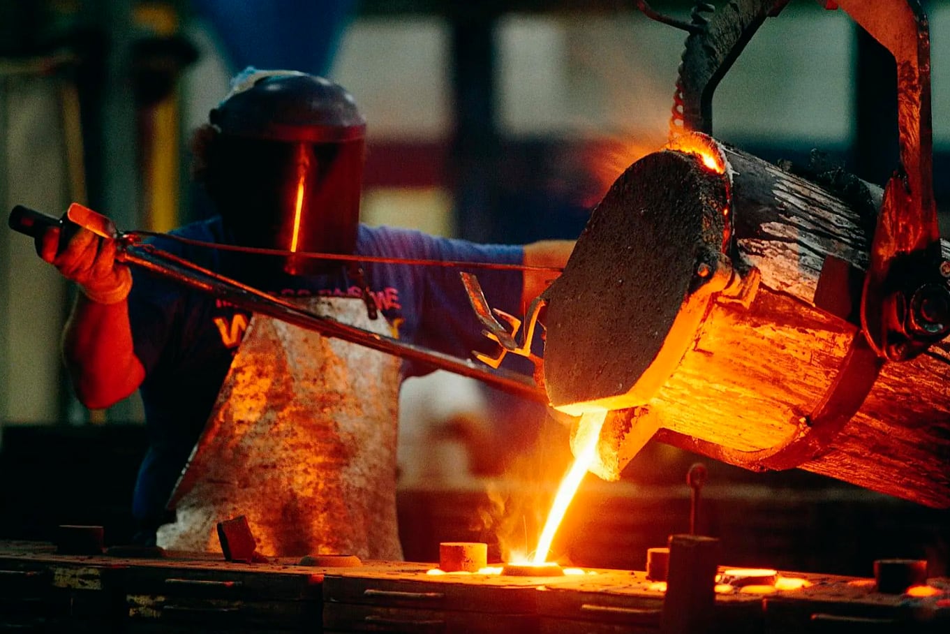 El 45 por ciento de las empresas de fundición de metales entrevistadas disminuyó su dotación de personal en el mes, según la cámara del sector.