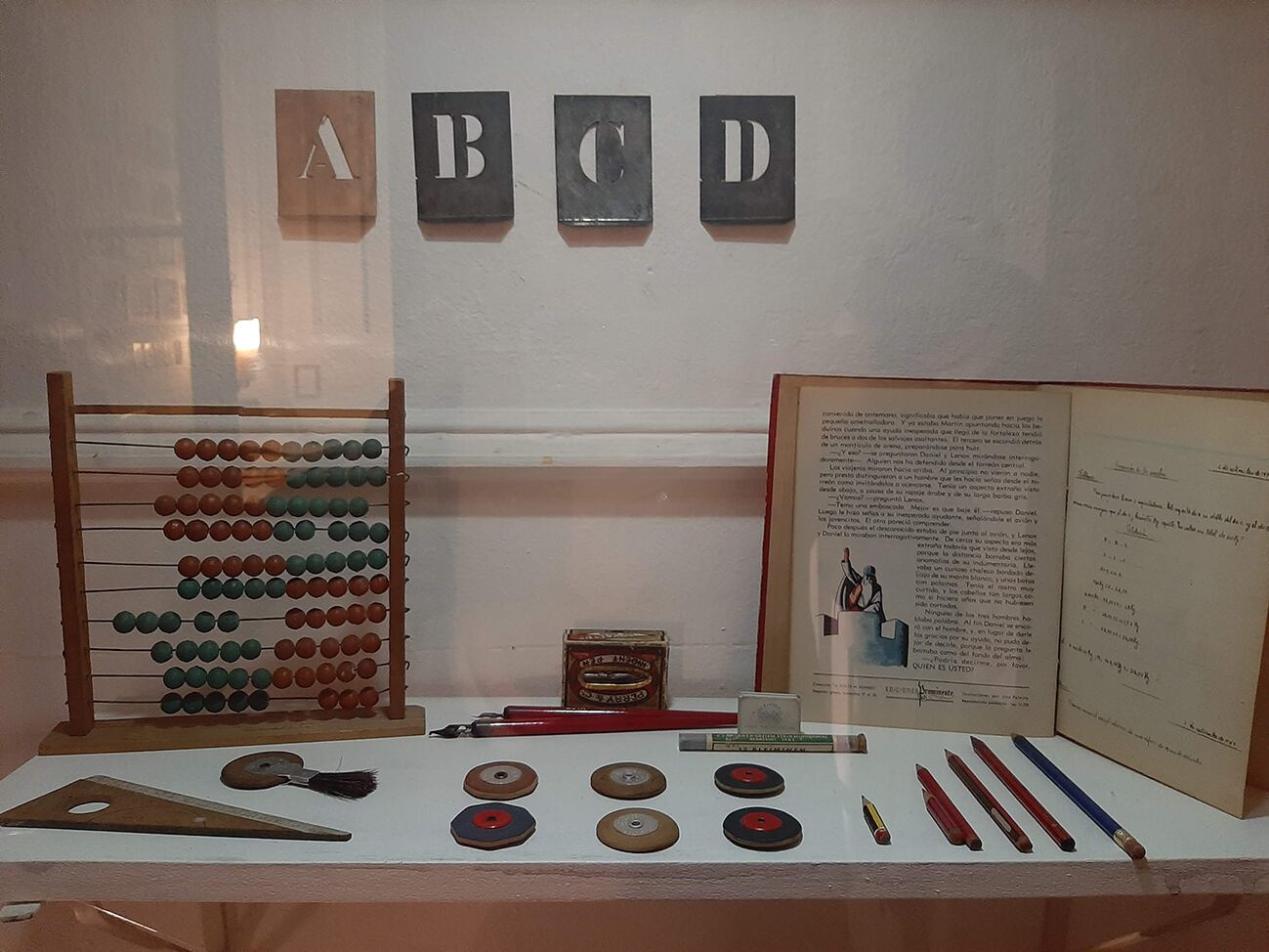 "Archivos escolares", de Maria Gil Araujo y Mariana Jasovich