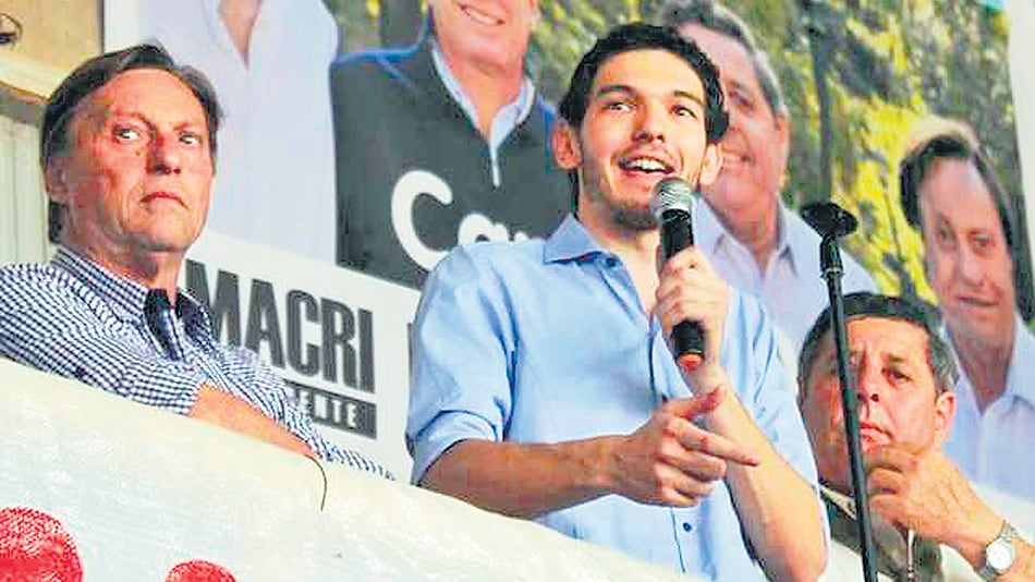 El joven maravilla Manuel Gainza, junto al intendente Sergio Varisco.