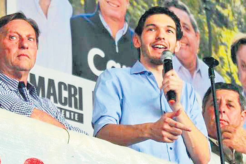 El joven maravilla Manuel Gainza, junto al intendente Sergio Varisco.