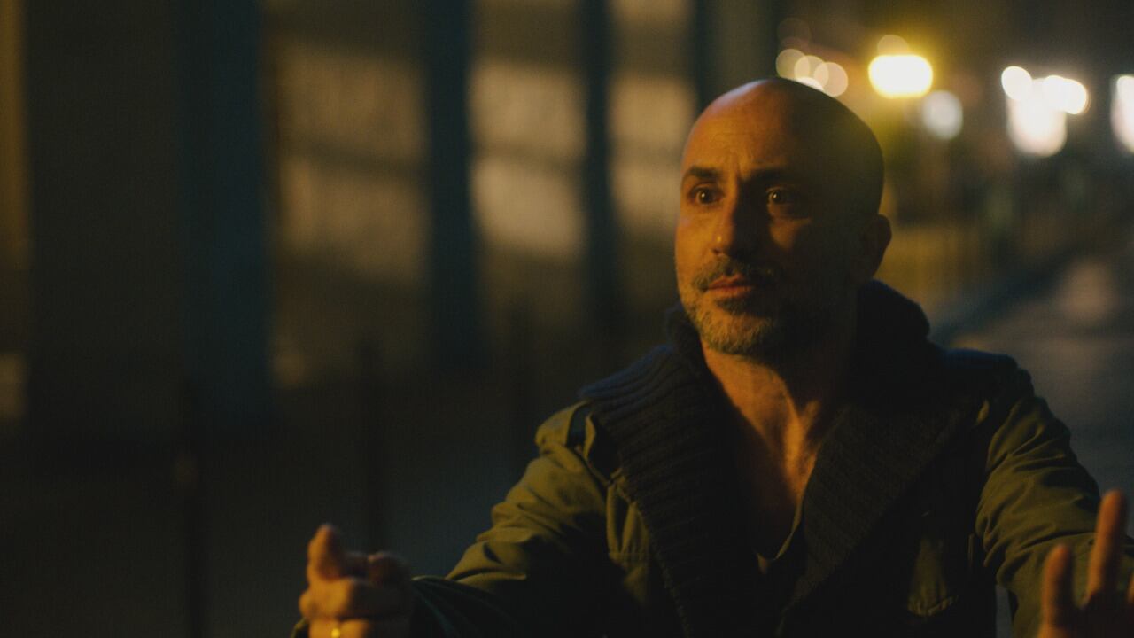 El protagonista es un alter ego del actor, director y guionista de la serie.