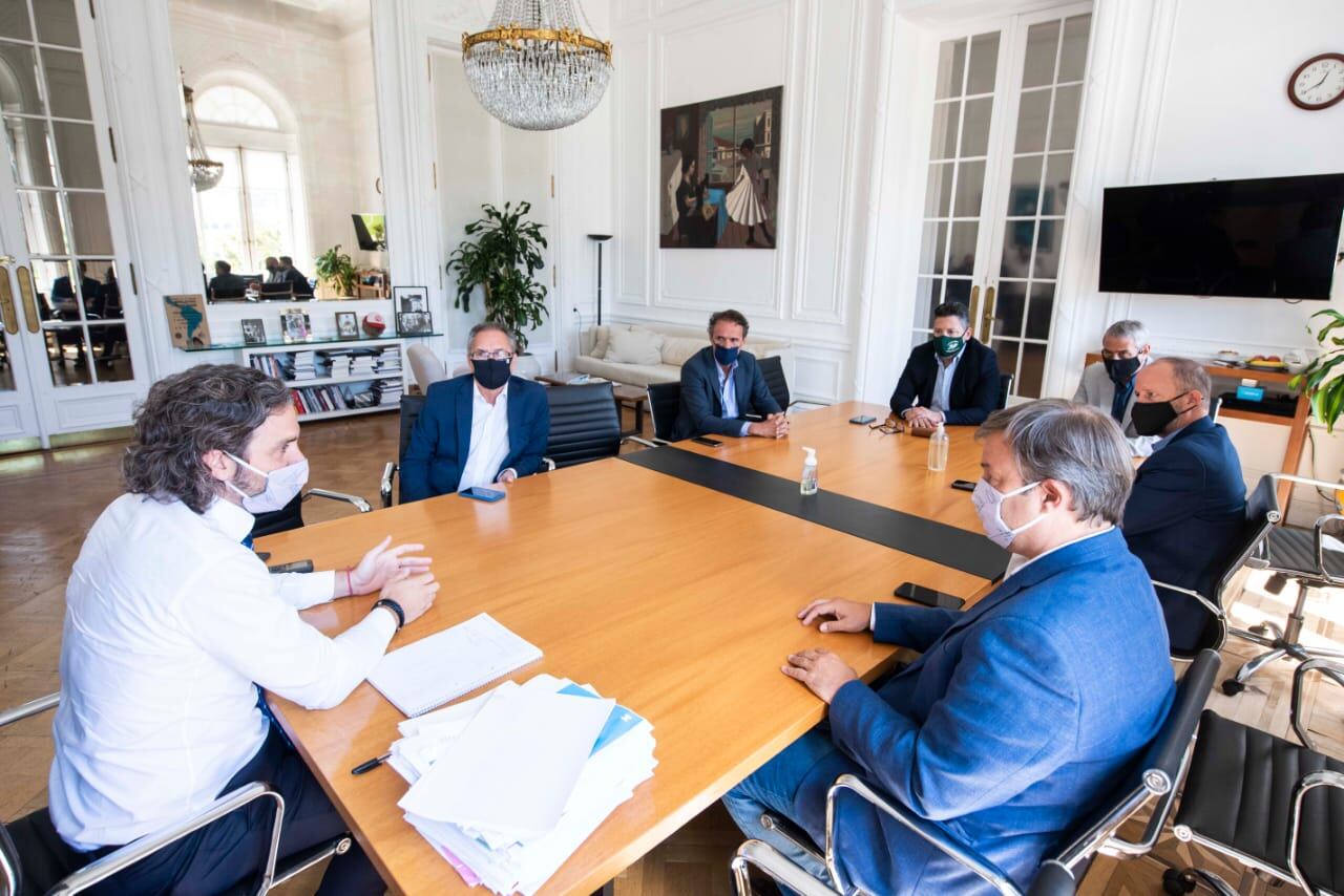  Santiago Cafiero encabezó un encuentro con Gabriel Katopodis, Jorge Ferraresi y varios intendentes bonaerenses. 