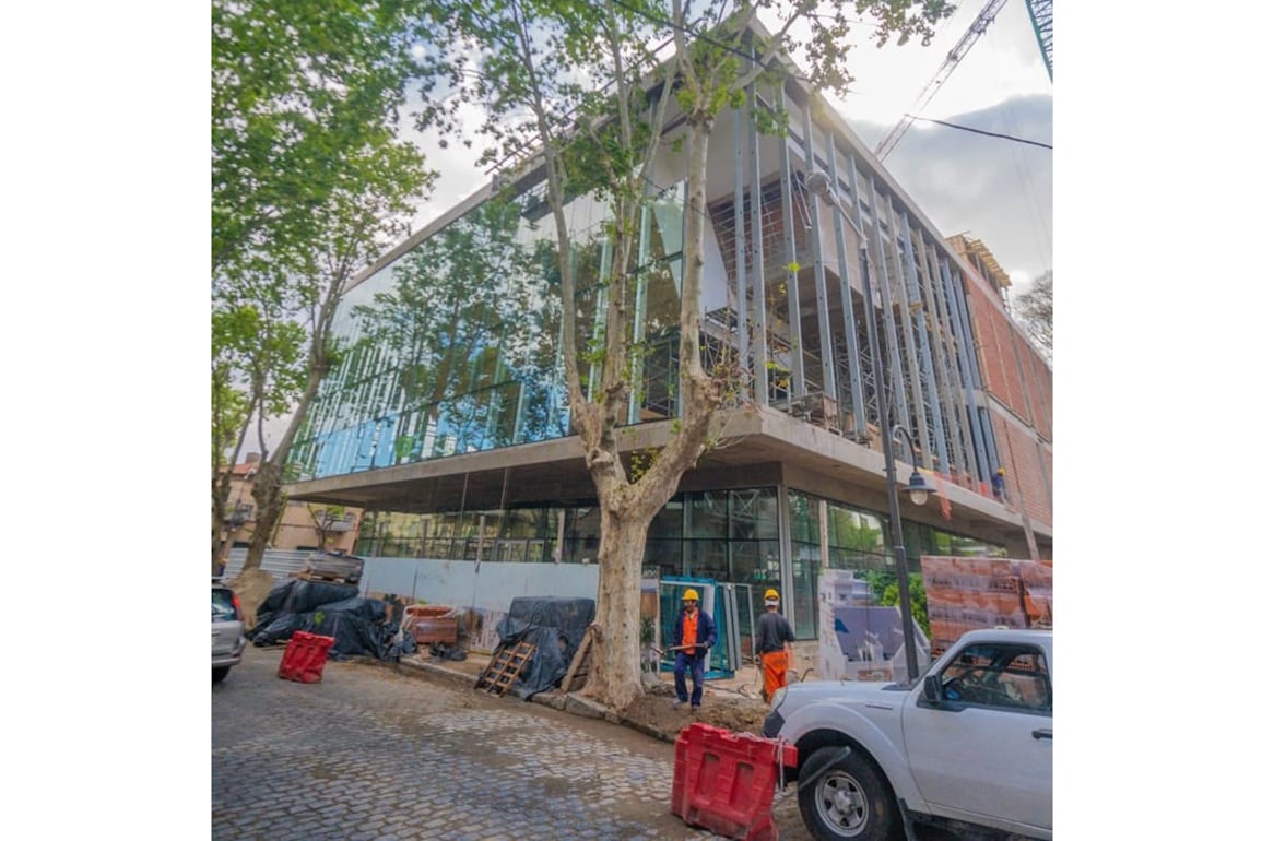 Ubicado en el casco histórico.